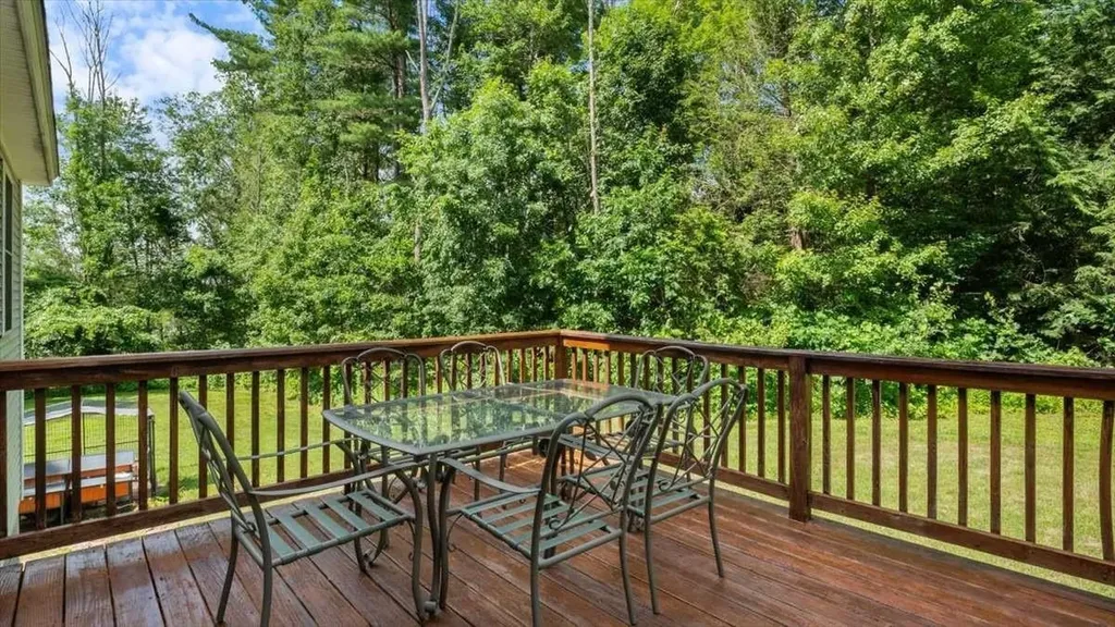 16 Horseshoe Road Windham NH 03087