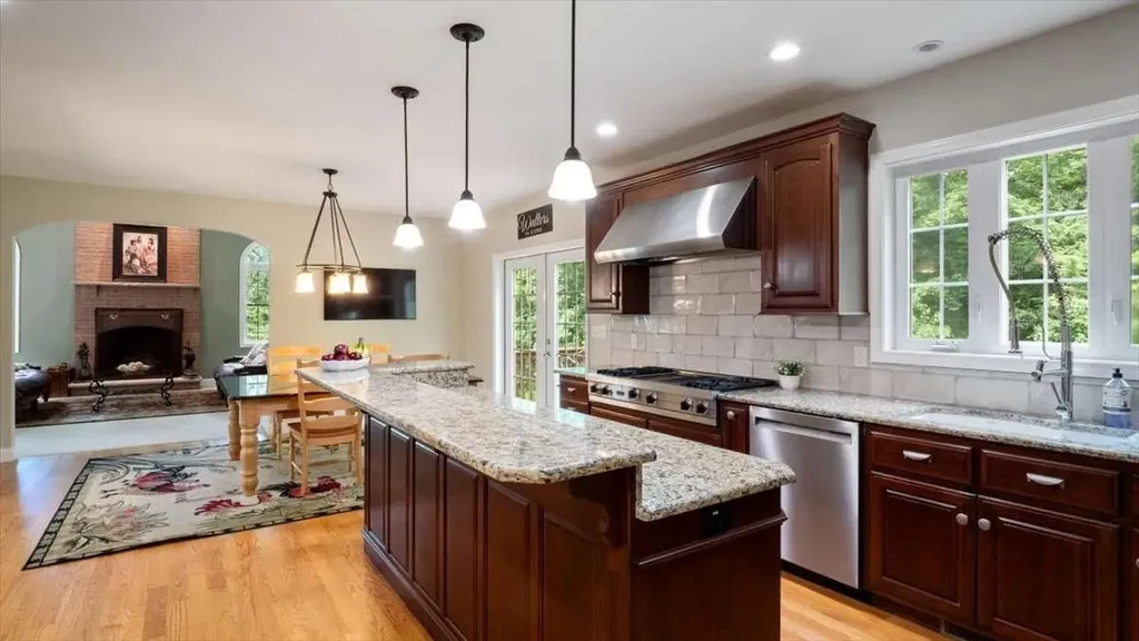 16 Horseshoe Road Windham NH 03087