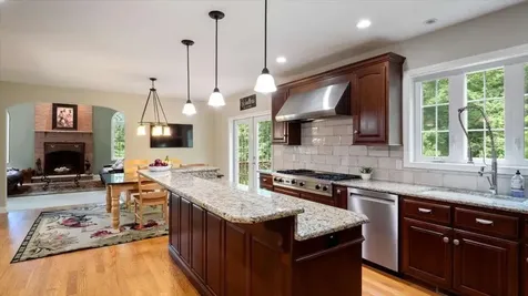 16 Horseshoe Road Windham NH 03087