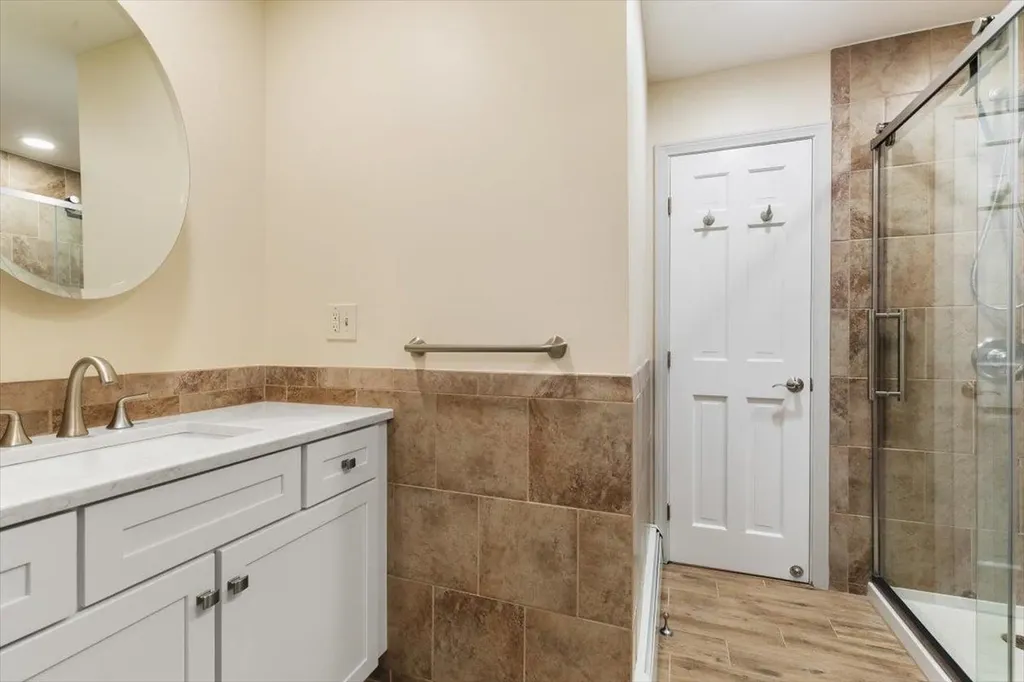 24 Oak Ridge Road Sandown NH 03873