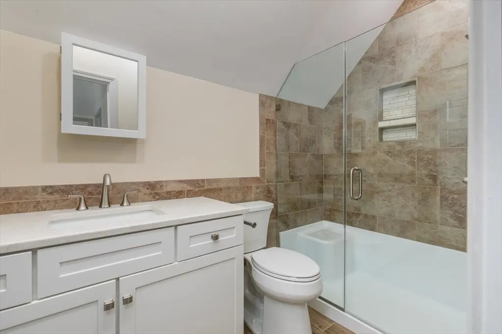 24 Oak Ridge Road Sandown NH 03873