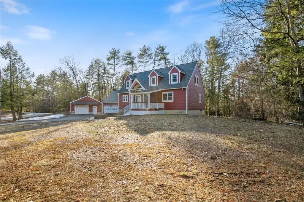 24 Oak Ridge Road Sandown NH 03873