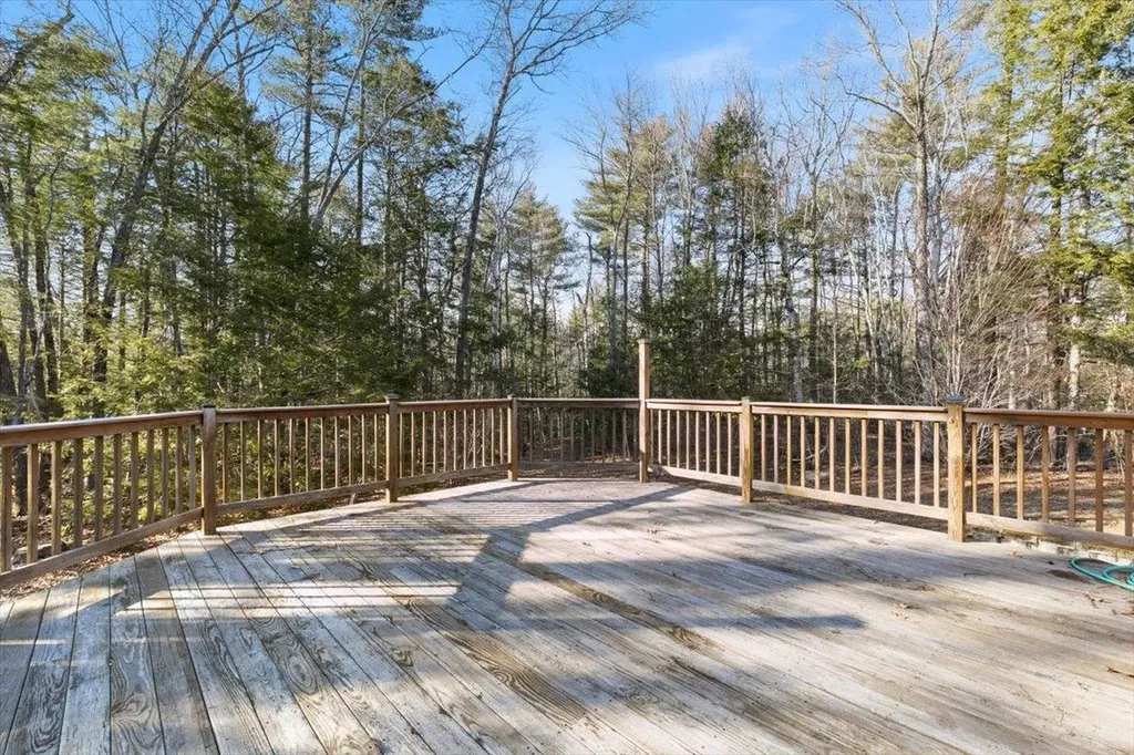 24 Oak Ridge Road Sandown NH 03873