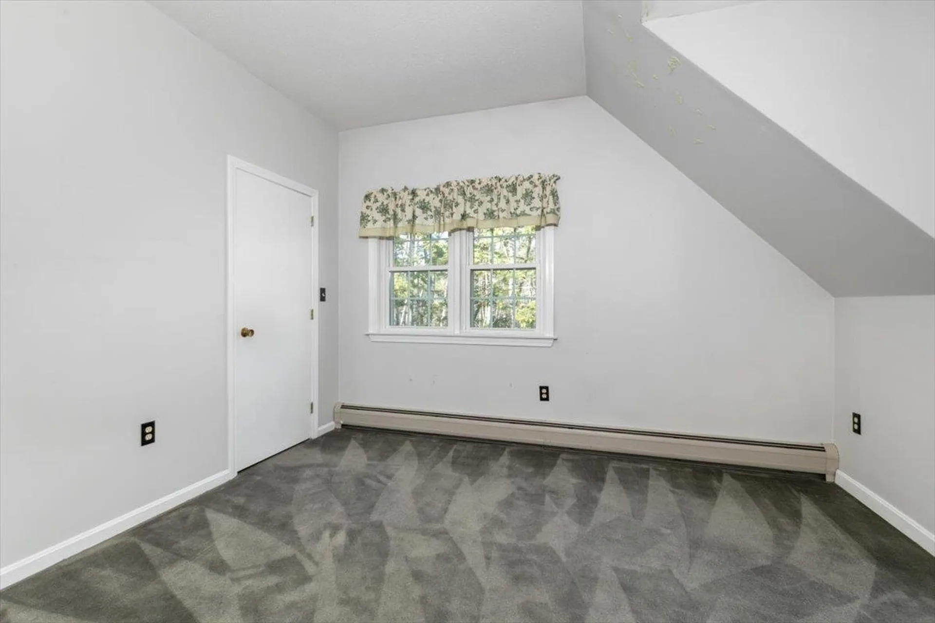 24 Oak Ridge Road Sandown NH 03873