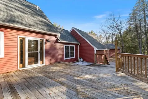24 Oak Ridge Road Sandown NH 03873