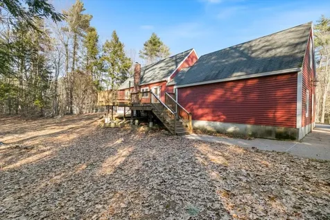 24 Oak Ridge Road Sandown NH 03873