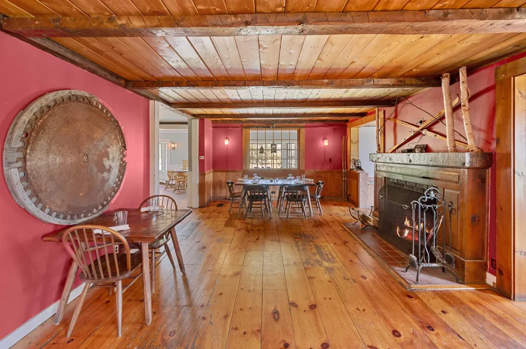 14 Barrows Road Stowe VT 05672