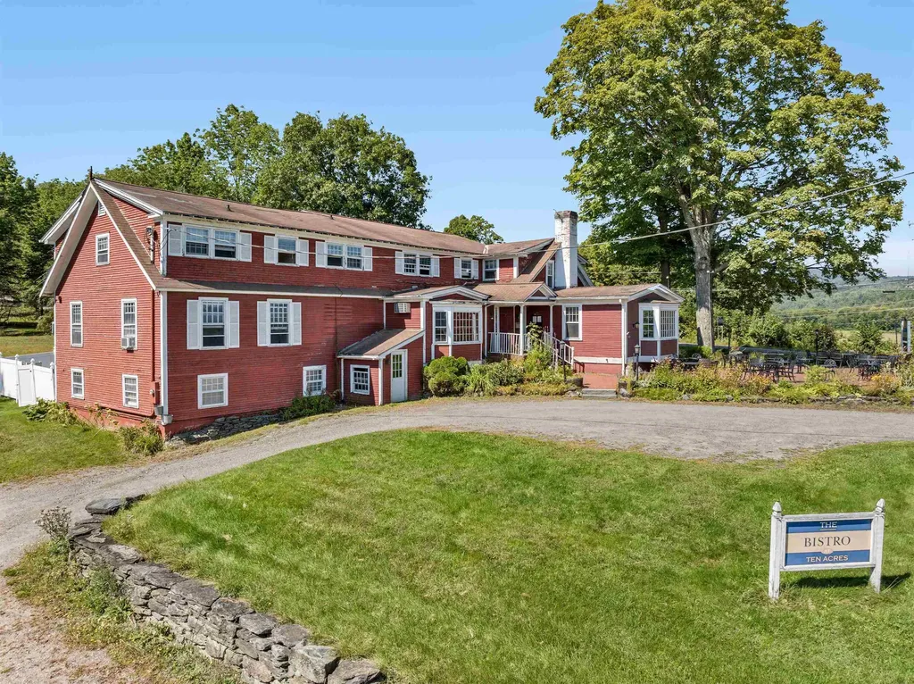 14 Barrows Road Stowe VT 05672