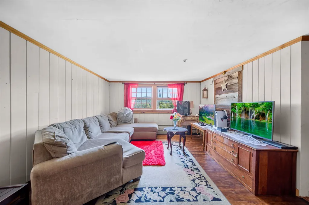 14 Barrows Road Stowe VT 05672