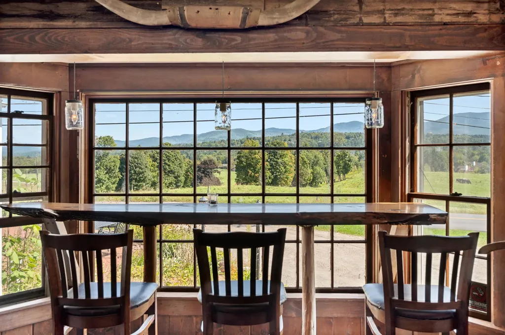 14 Barrows Road Stowe VT 05672