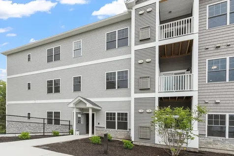 10100 S Willow Street Manchester NH 03103