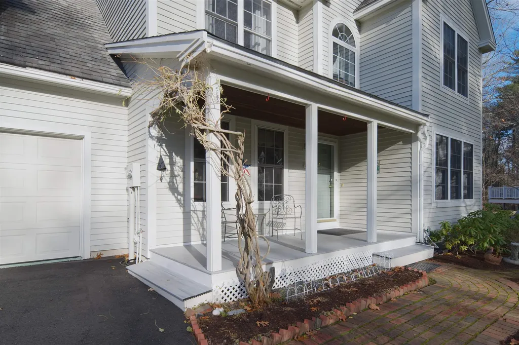 34 Kinloch Drive Stratham NH 03885