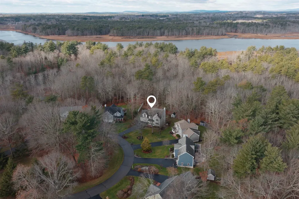 34 Kinloch Drive Stratham NH 03885