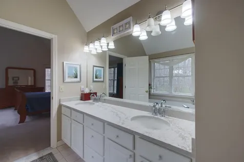 34 Kinloch Drive Stratham NH 03885