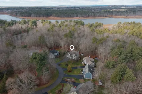 34 Kinloch Drive Stratham NH 03885