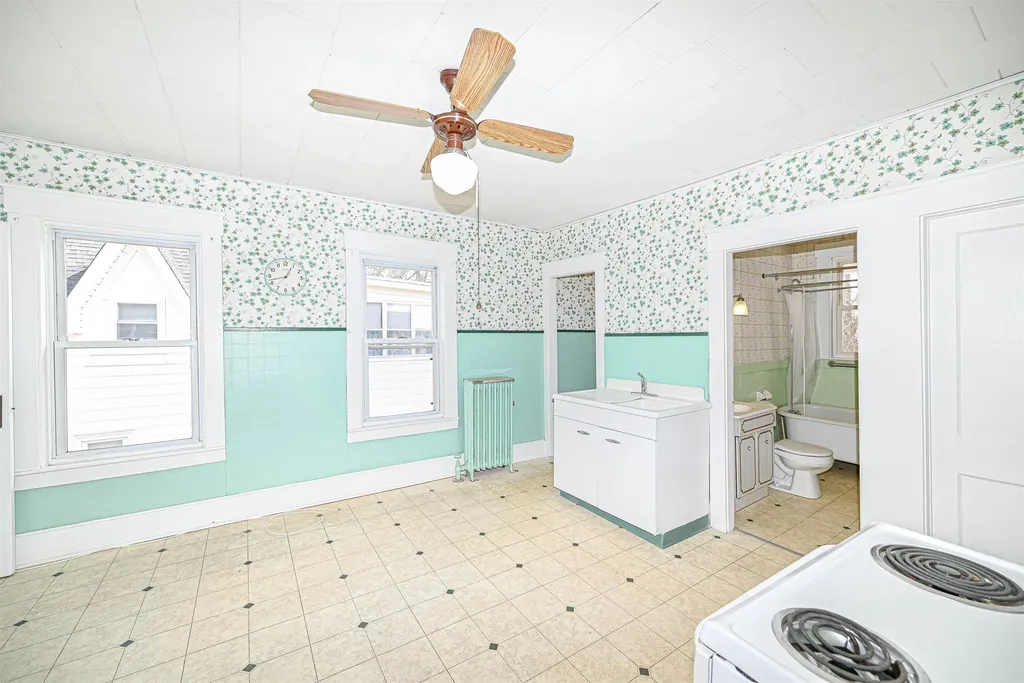 847 Somerville Street Manchester NH 03103