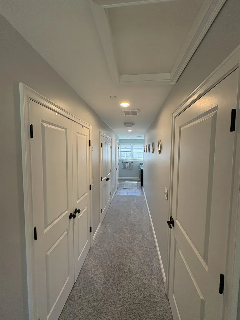 109 Woodview Way Manchester NH 03102