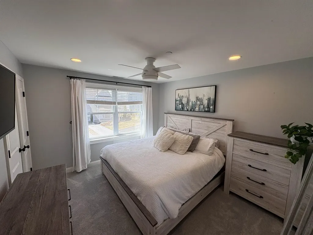 109 Woodview Way Manchester NH 03102