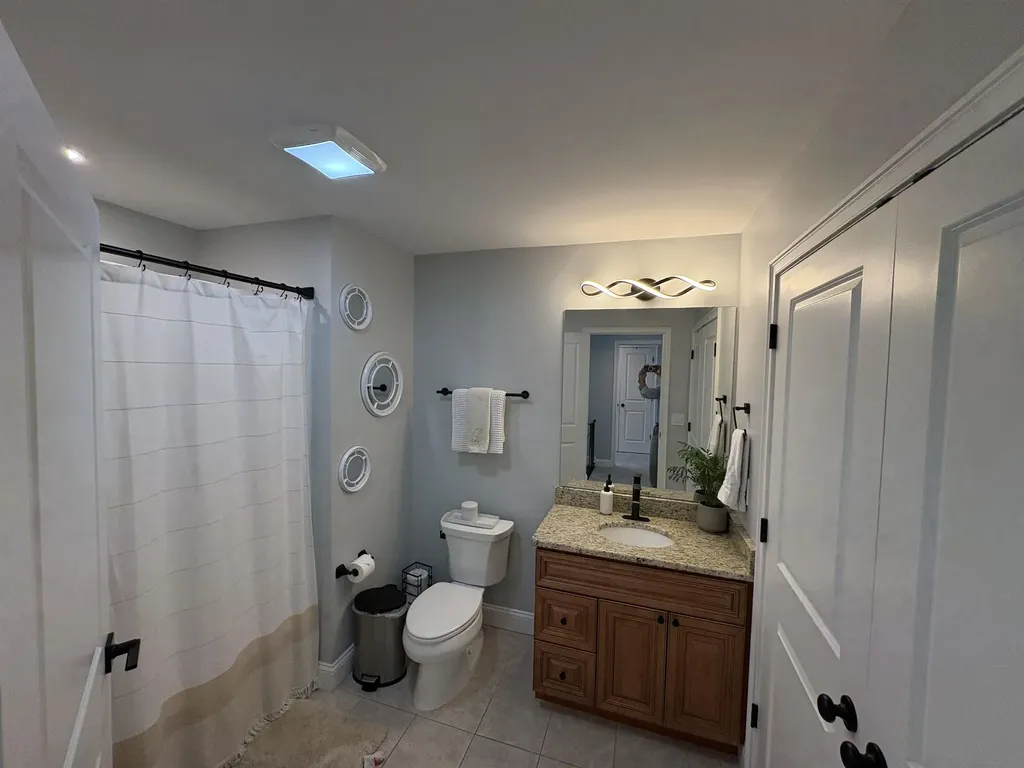 109 Woodview Way Manchester NH 03102