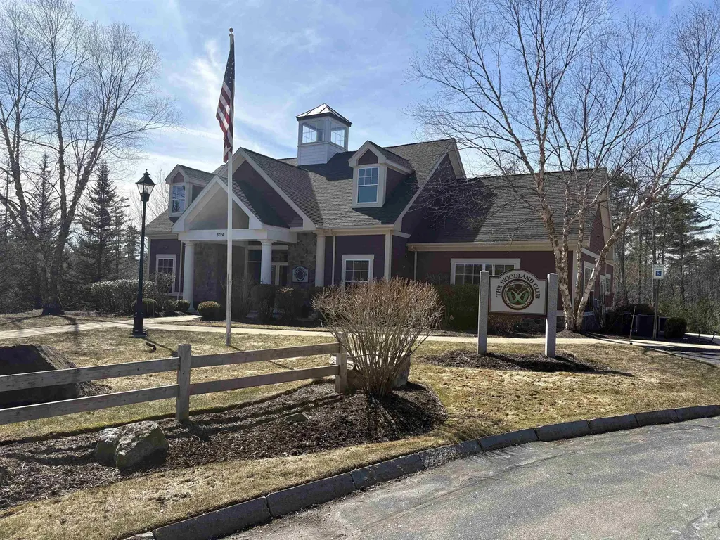 109 Woodview Way Manchester NH 03102