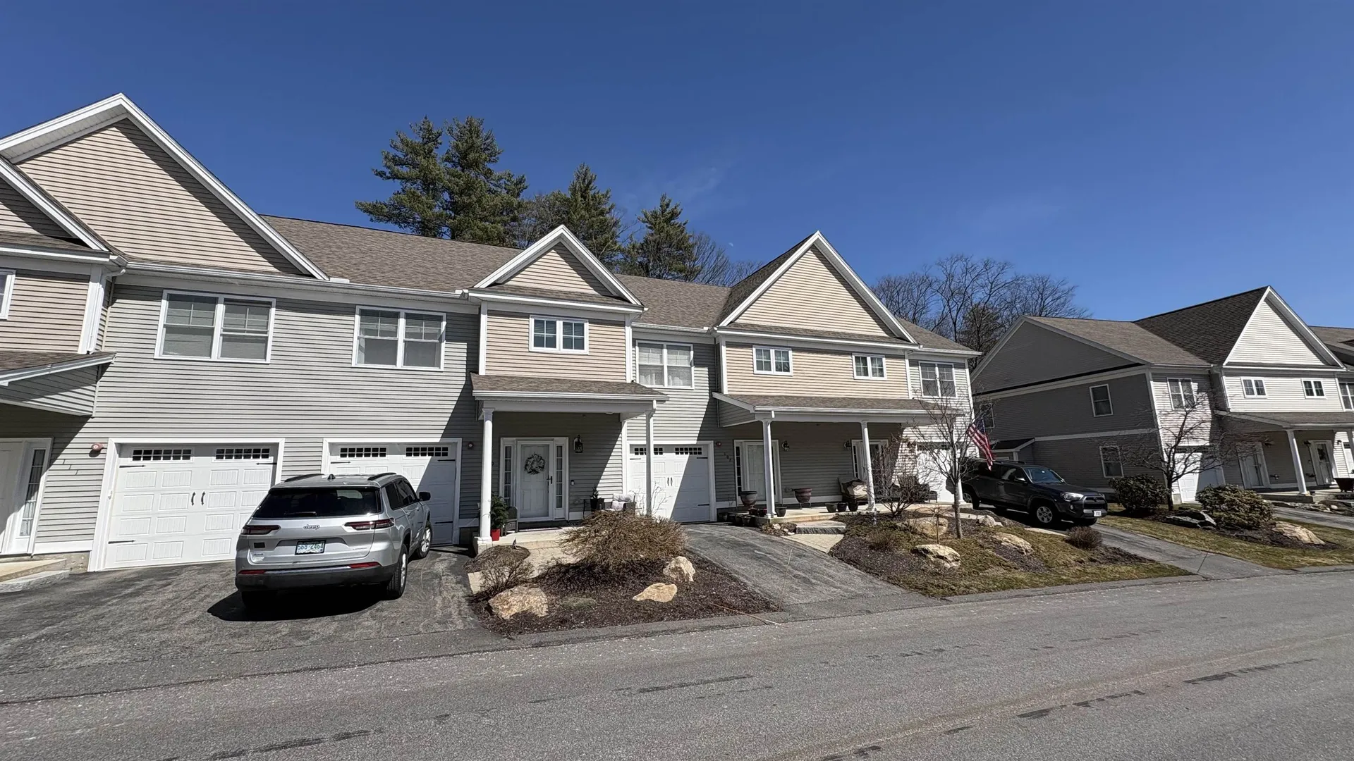 109 Woodview Way Manchester NH 03102