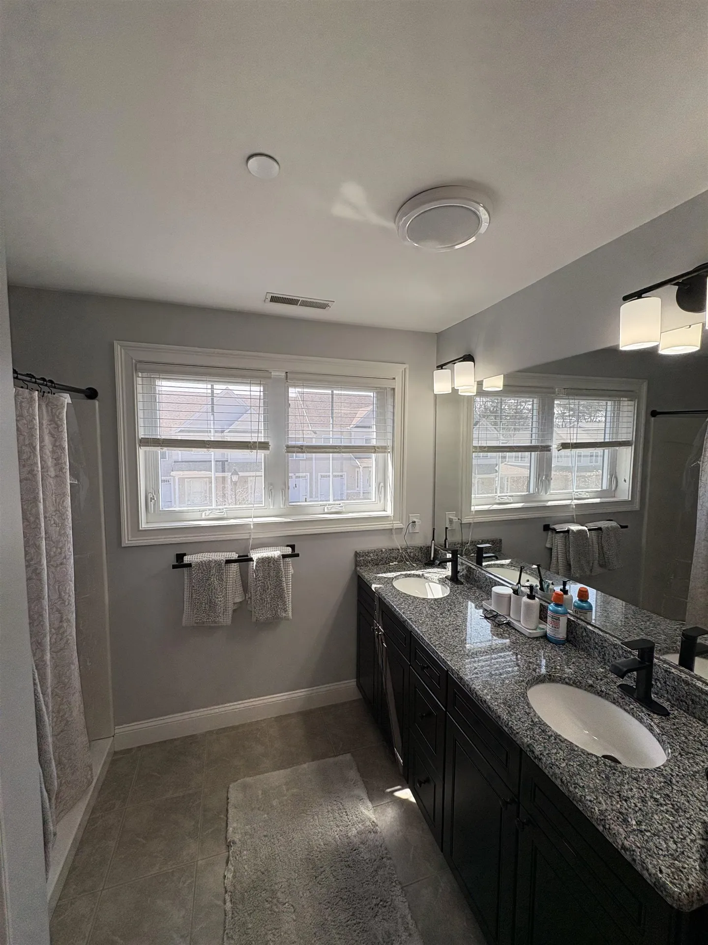 109 Woodview Way Manchester NH 03102