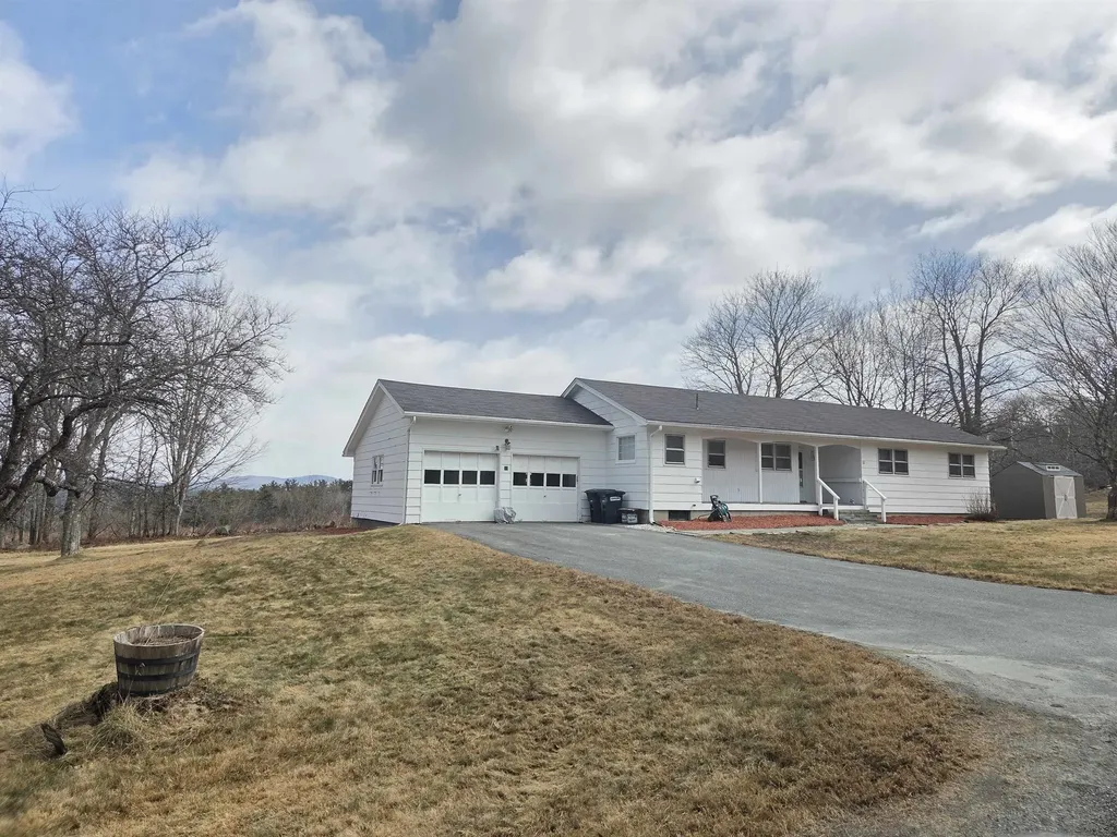 11 Bryant Lane Enfield NH 03748