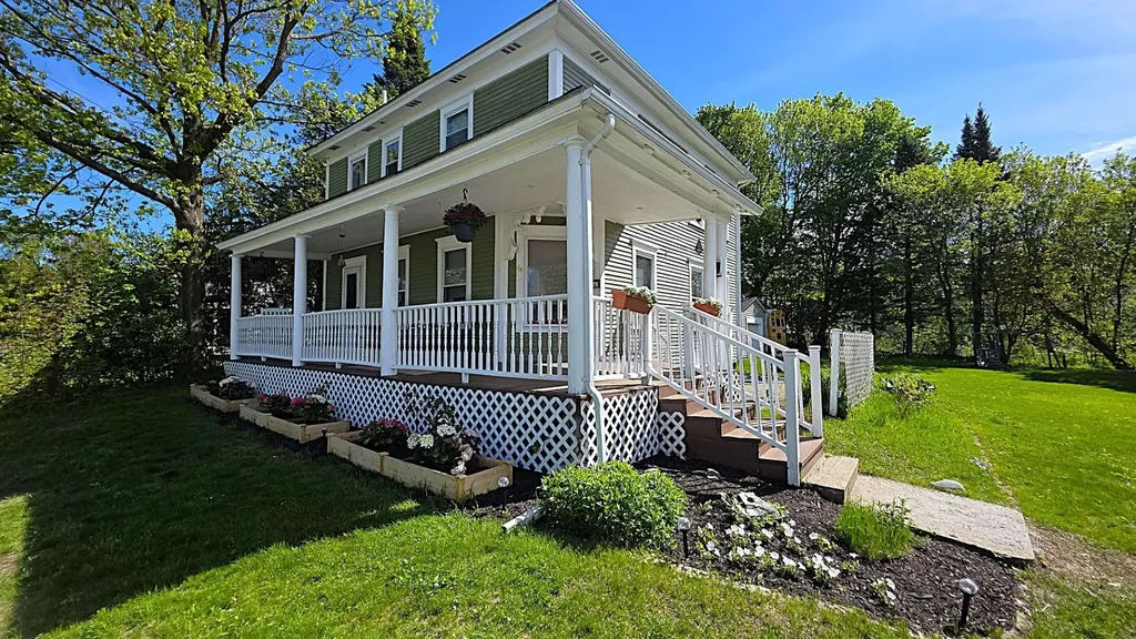 44 Taylor Street Newport City VT 05855