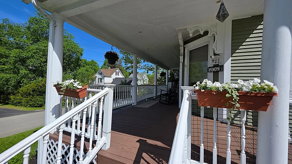 44 Taylor Street Newport City VT 05855