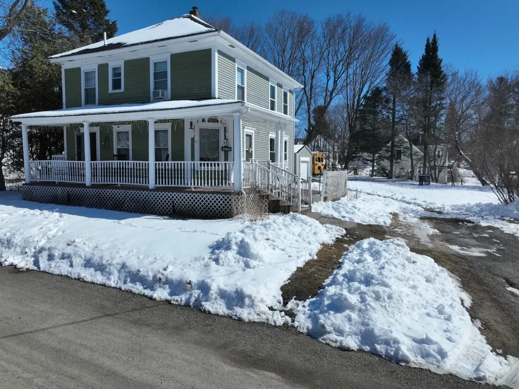 44 Taylor Street Newport City VT 05855