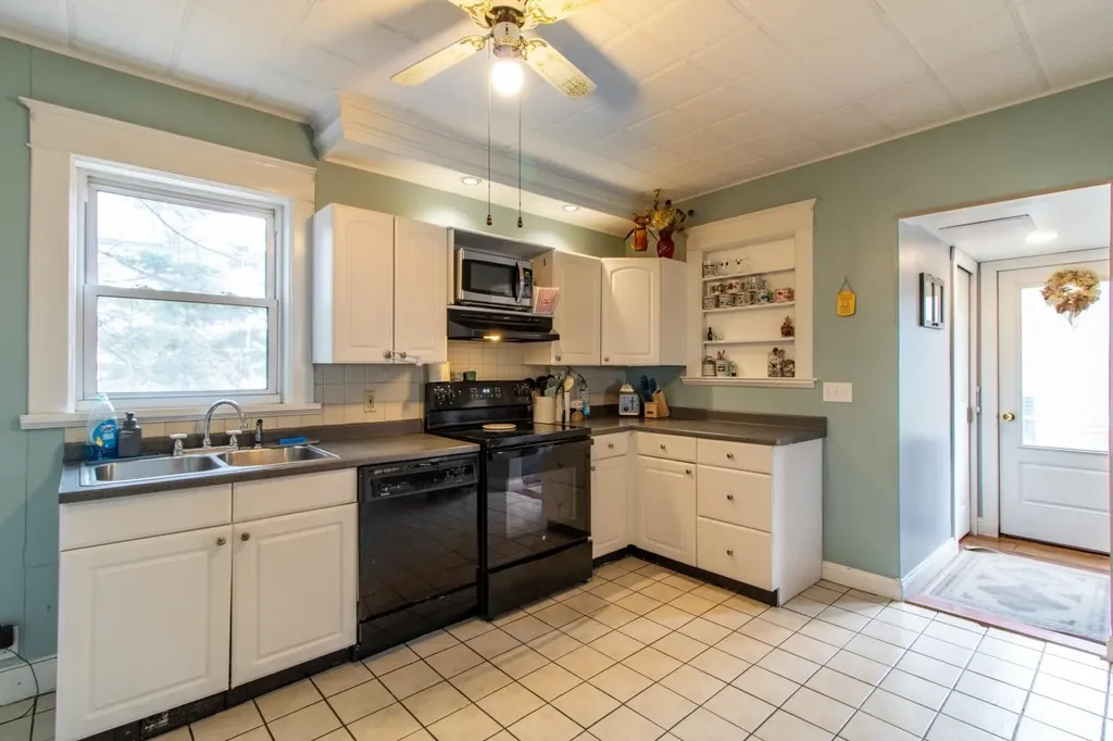44 Taylor Street Newport City VT 05855