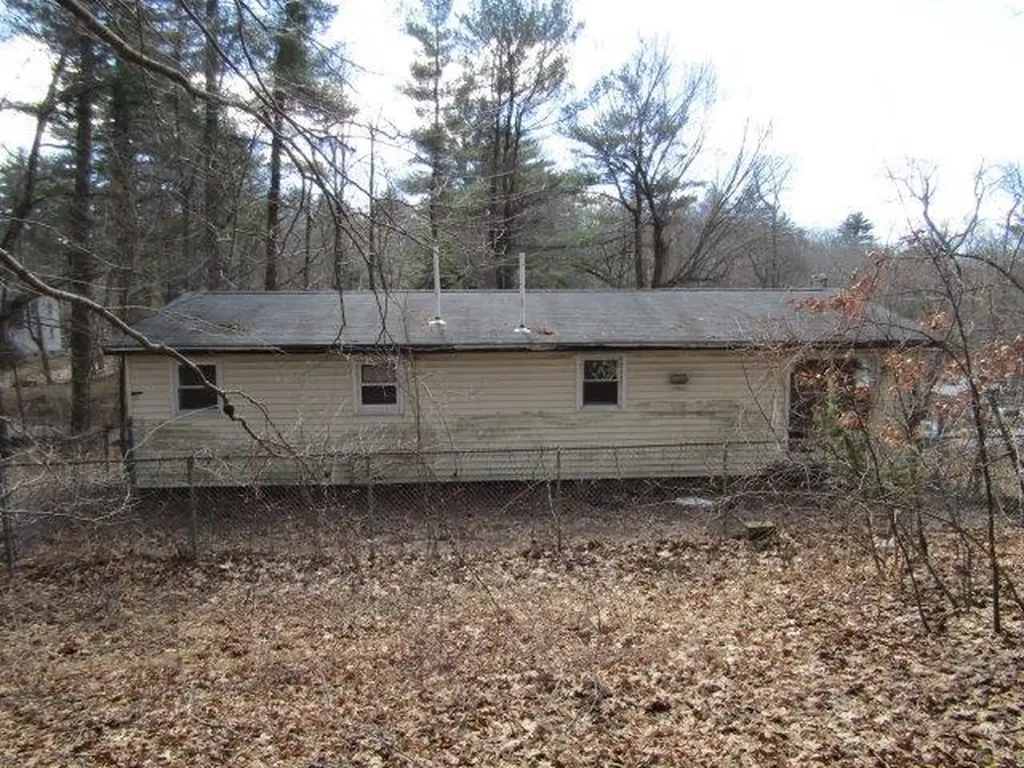 11 Bartlett Road Derry NH 03038