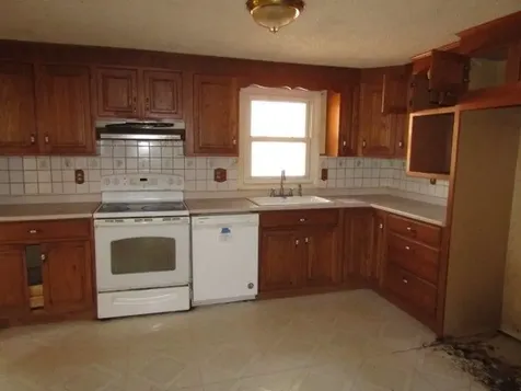 11 Bartlett Road Derry NH 03038