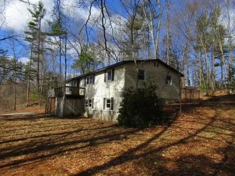 11 Bartlett Road Derry NH 03038