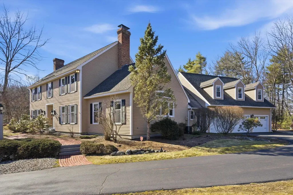 12 Village Woods Drive Amherst NH 03031