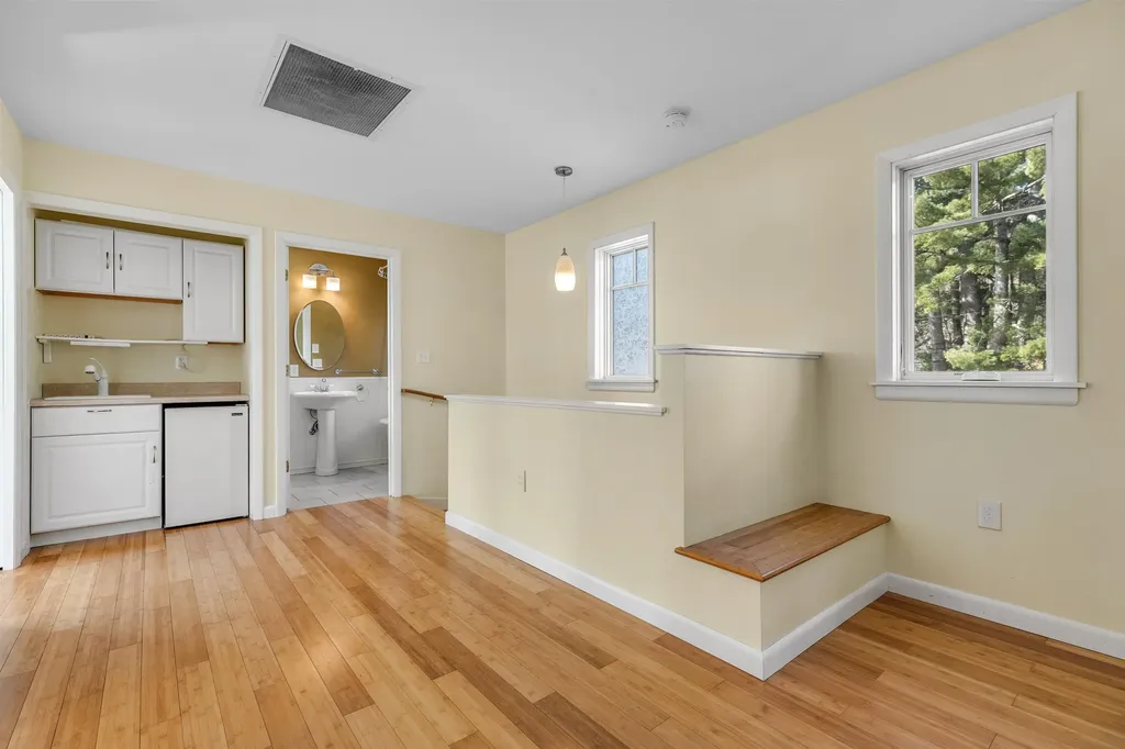 82 Huntley Street Norwich VT 05055