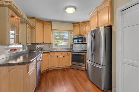 82 Huntley Street Norwich VT 05055