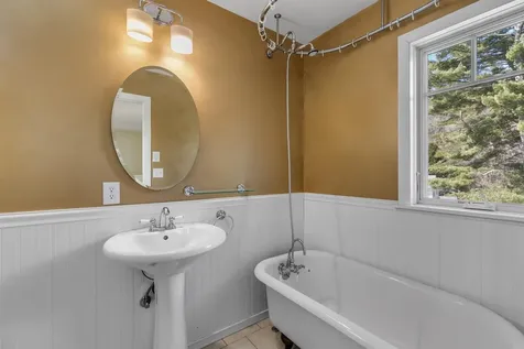 82 Huntley Street Norwich VT 05055