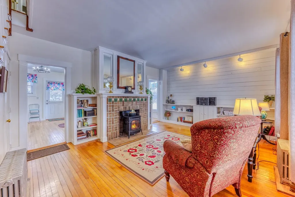 33 Hillview Terrace Littleton NH 03561