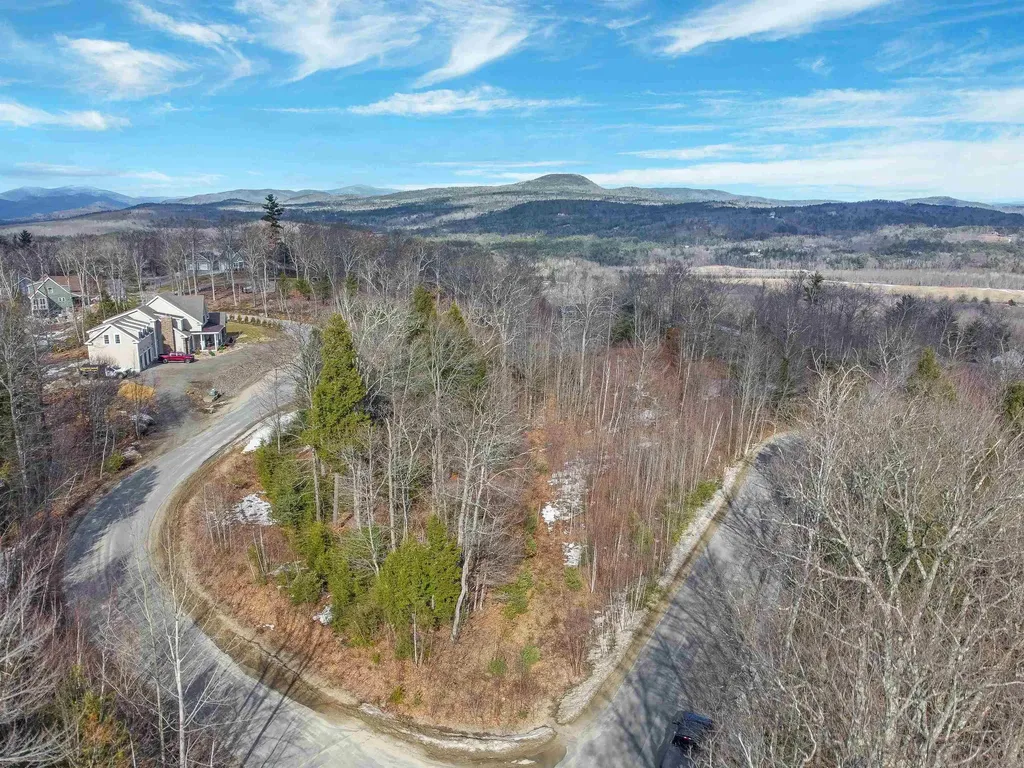 25 Ski Lift Lane Plymouth NH 03264