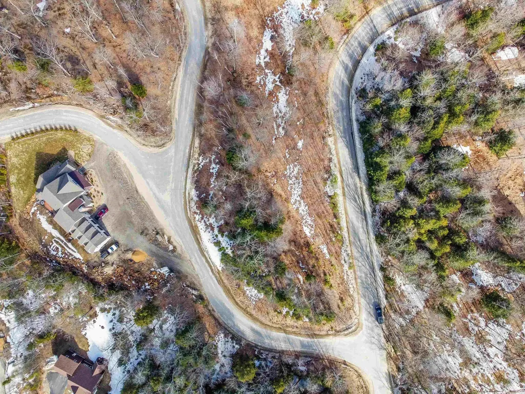 25 Ski Lift Lane Plymouth NH 03264