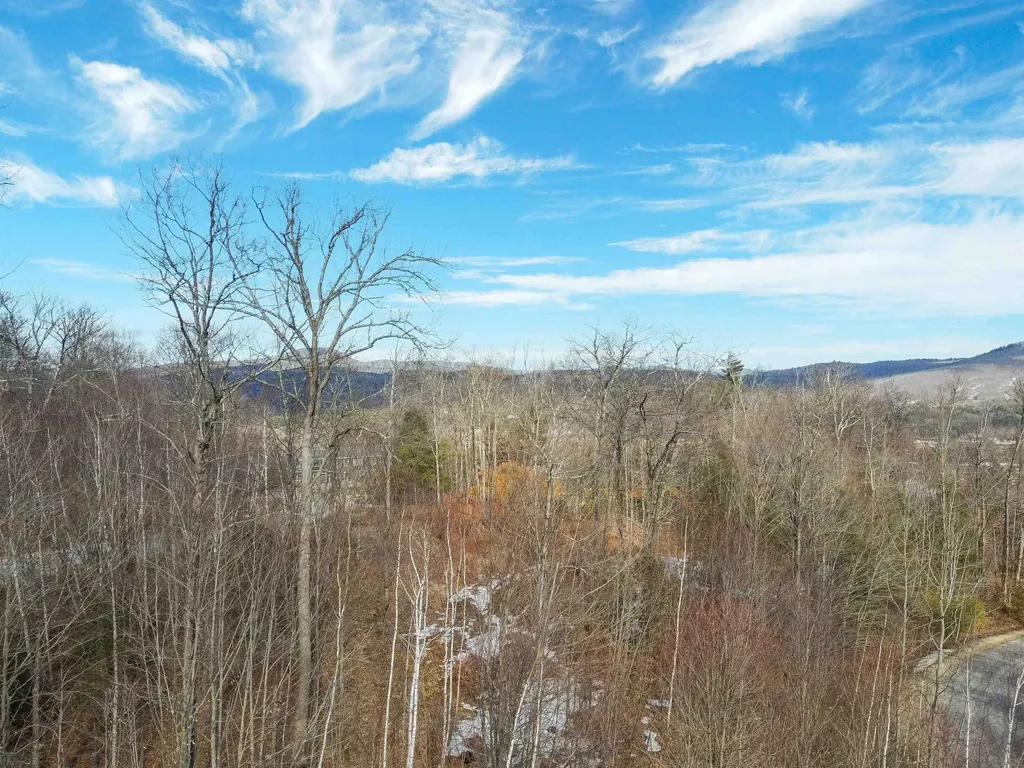 25 Ski Lift Lane Plymouth NH 03264