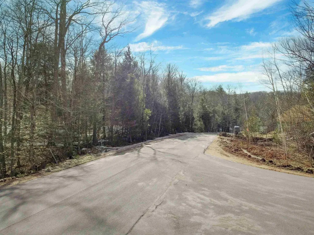 25 Ski Lift Lane Plymouth NH 03264