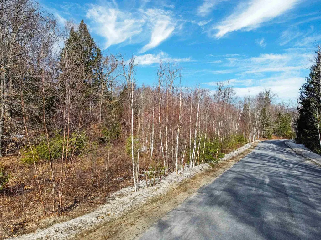 25 Ski Lift Lane Plymouth NH 03264