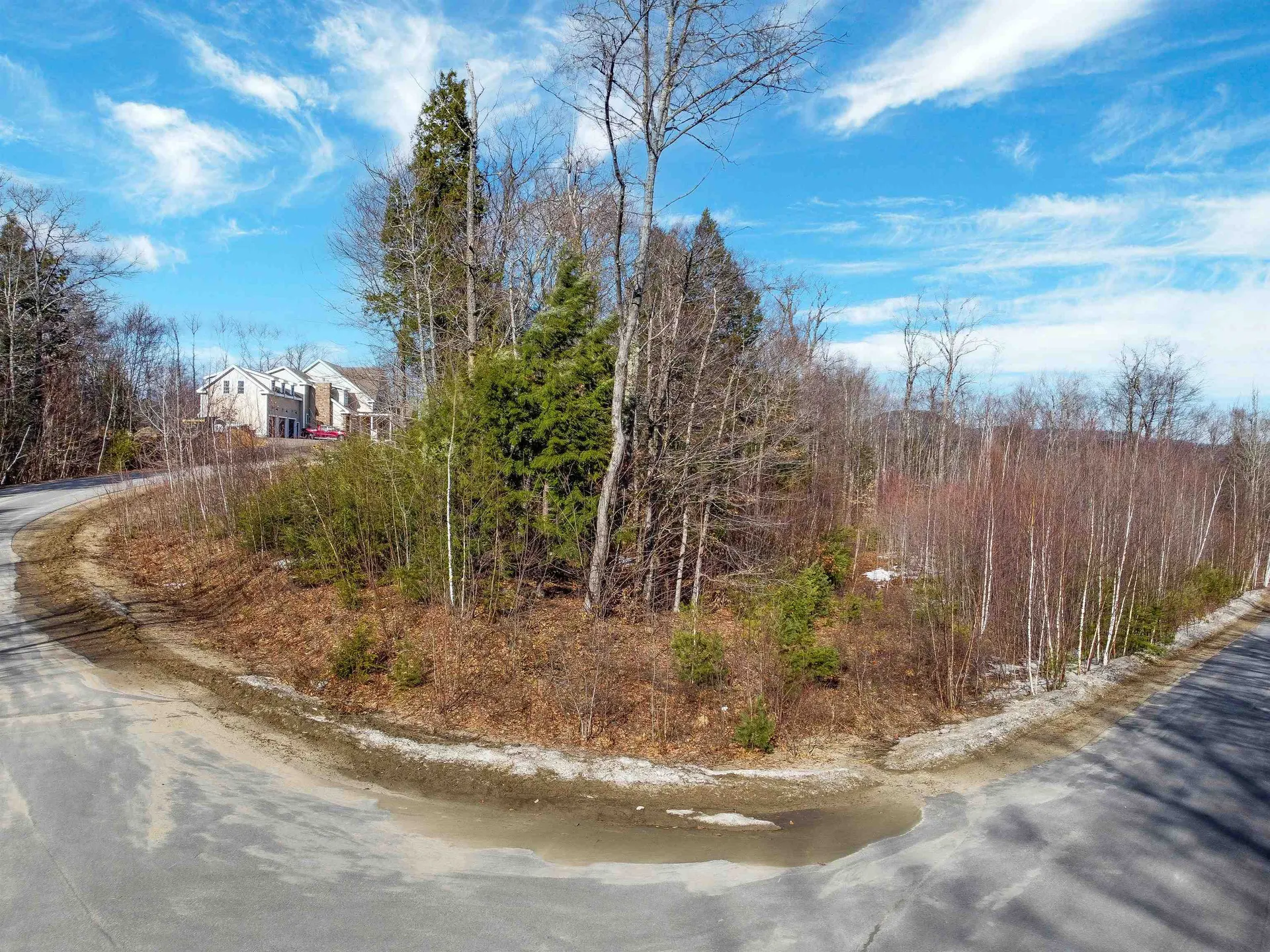 25 Ski Lift Lane Plymouth NH 03264