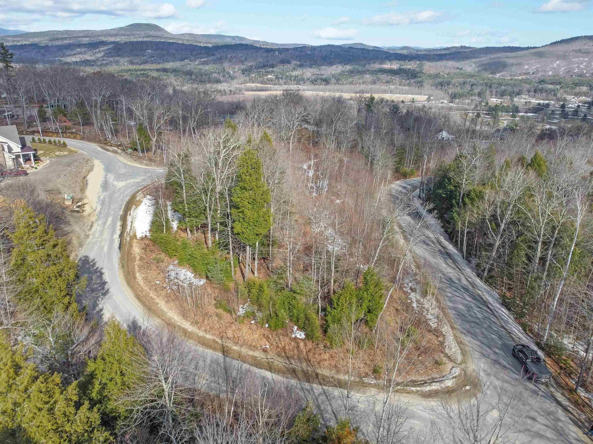 25 Ski Lift Lane Plymouth NH 03264