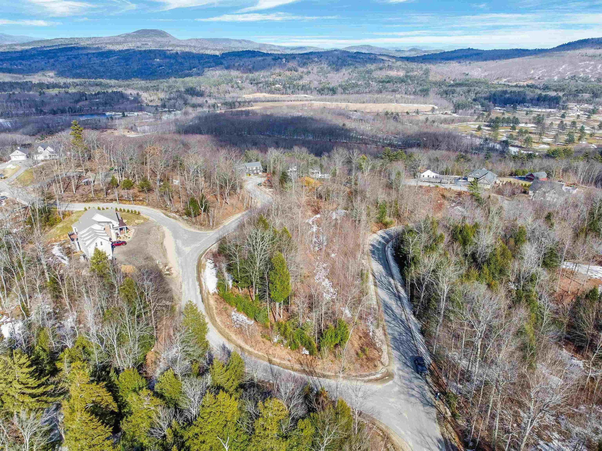 25 Ski Lift Lane Plymouth NH 03264