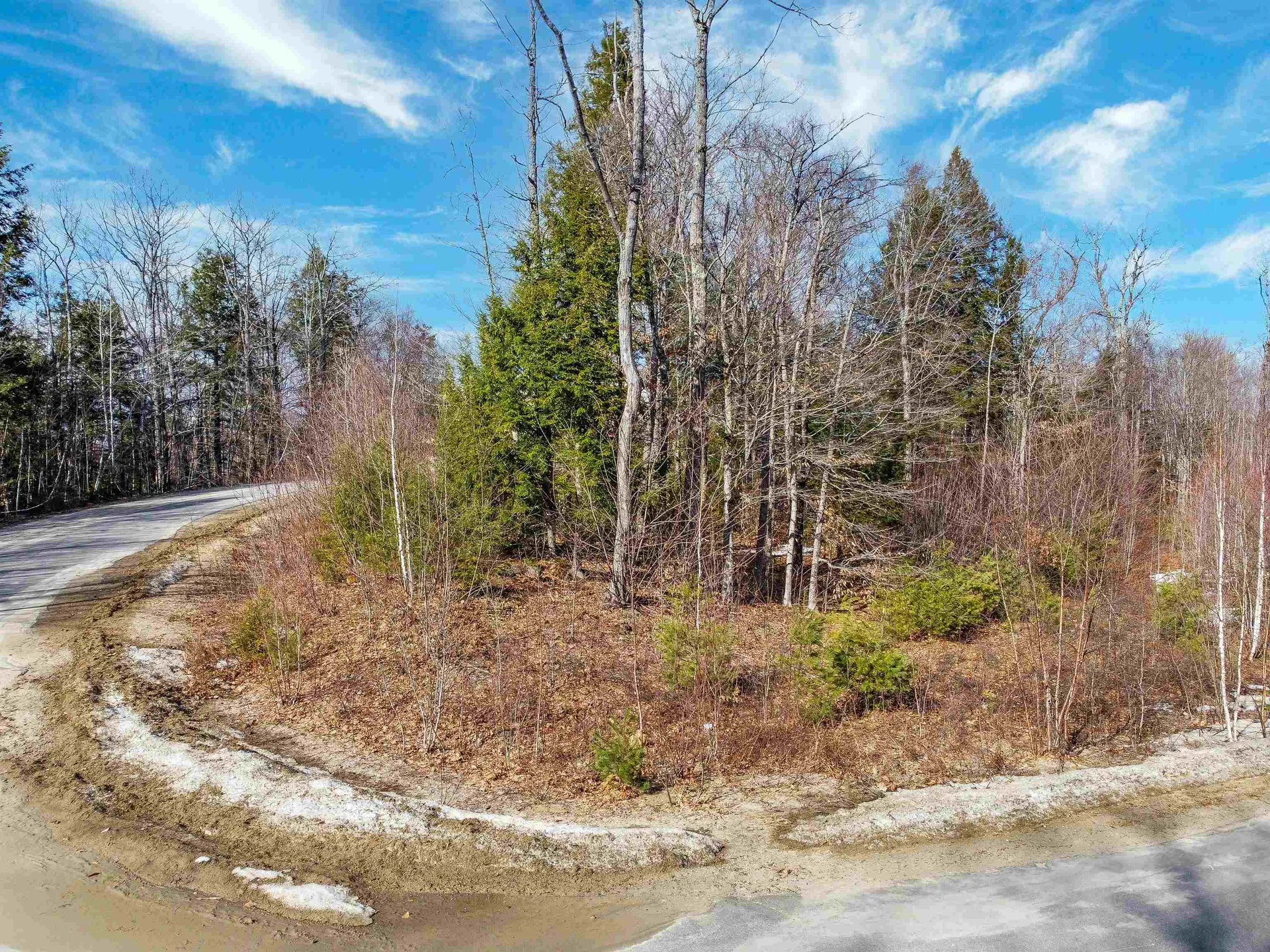 25 Ski Lift Lane Plymouth NH 03264