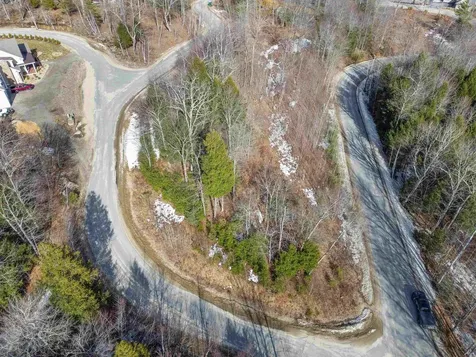 25 Ski Lift Lane Plymouth NH 03264