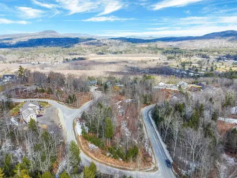 25 Ski Lift Lane Plymouth NH 03264